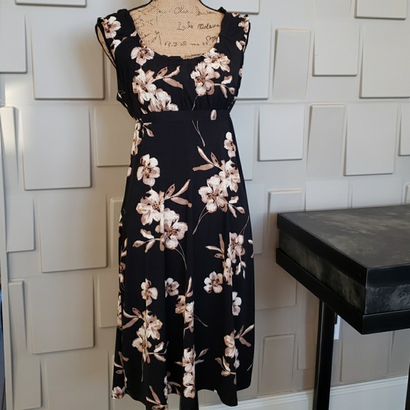 Axcess dress sundress black tan floral empire waist gathered neck Size Large - Picture 2 of 6
